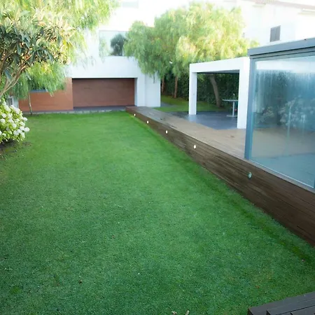 With Garden And Pool * Estoril