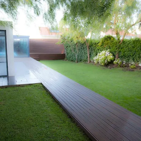 With Garden And Pool Apartment Estoril